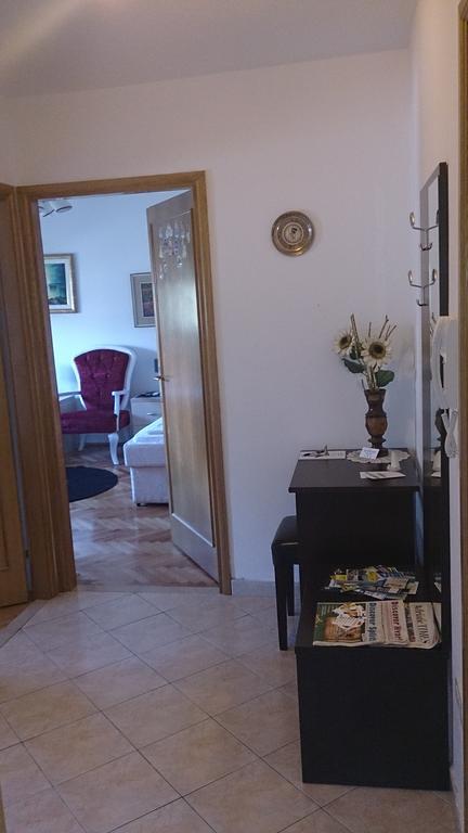 Apartment Near The Beach สปลิท ภายนอก รูปภาพ